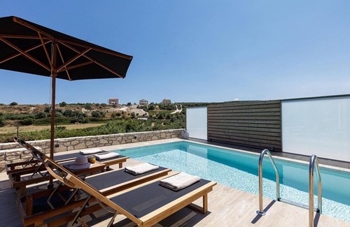 Linoperamata Villa | Diamond Villa with swimming pool