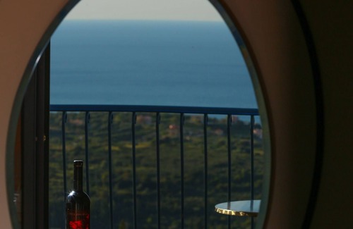 Leivathos Apartment | Diana Studios & apartments Enjoy an alluring beach and impeccable services