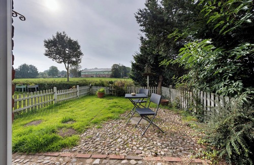 Barlt Villa | 'Die Kajüte' with Private Terrace and Private Garden