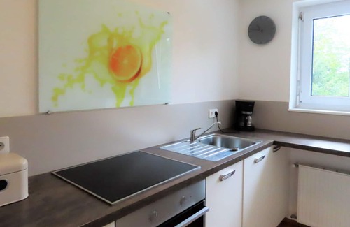 Salem Apartment | Die Stilvoll Eingerichtete Unterkunft Befindet Sich in Einem Ruhigen Wohnviertel