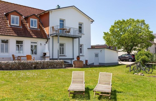 Wittduen Apartment | Die Wohnung Martha Wurde 2020 Komplett Renoviert und neu Eingerichtet . Sie Haben Einen Wunderschönen Blick in den Gepflegten Garten und auf das Wattenmeer