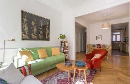 Saint Michel - Mairie Apartment | DIFY Romance - Saxe Gambetta