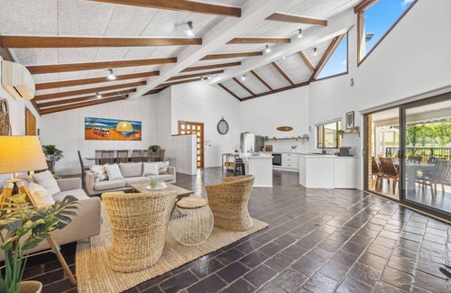 Coffs Harbour House | Diggers Beach Surf House, Pool, Pet Friendly