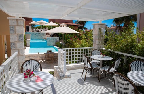 Mavrovouni Hotel | Dimani Suites