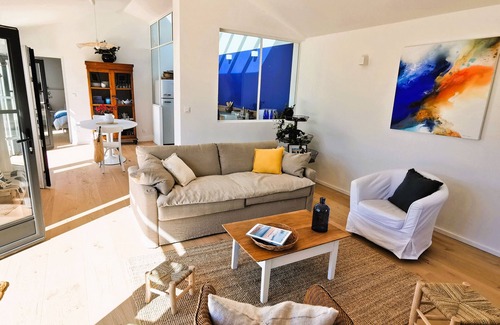 Barbatre House | Dimitri’s workshop 500m from the beach
