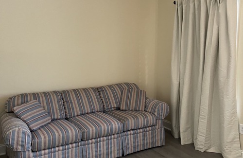 Starkville House | DIMJ Guesthouse- Location #4