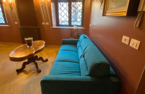 Dorsoduro Apartment | Dimora Contarini Charm Apartment on Grand Canal