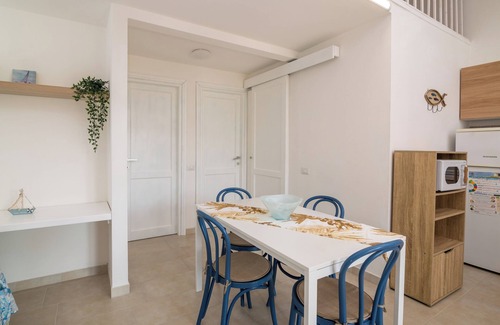 Stintino Apartment | Dimora Ibiscus 50m From Beach, Stintino, Italy