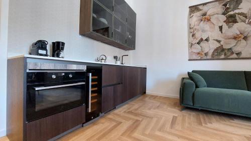Roman Ghetto Apartment | Dimora San Bartolomeo - Design, Panoramic View & Culture