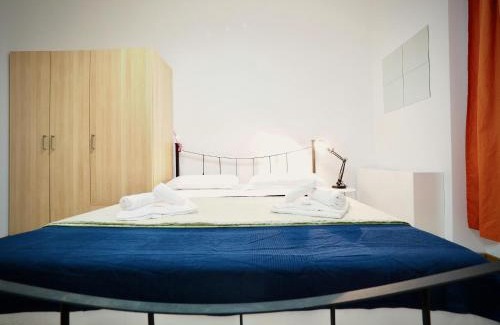 Genoa Historical Centre Apartment | DIMORA SOTTORIPA DI FRONTE ALL ACQUARIO - GENOVABNB it