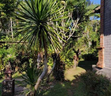 Wongaya Gede House | Dina Homestay