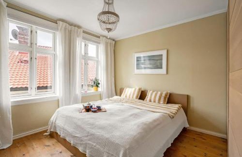 Bergen City Centre House | DINBNB Homes l 100 meters from Fløybanen l A rare city experience