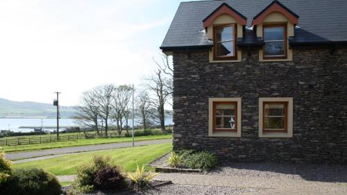 Dingle House | Dingle Courtyard Cottages 4 Bed Sleeps 8