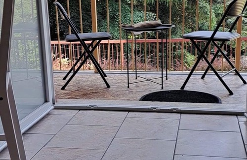 Magreglio Apartment | Dinky's apartment with forest view balcony