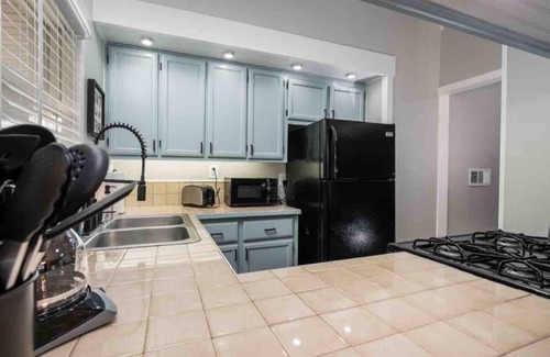 Lansing House | Dinner and a Movie | 2 BR & 1 BA | Lansing Home