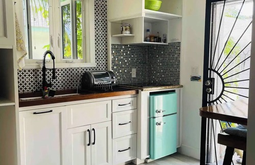 Westward Villas Subdivision House | Dinon's Abode. Cozy 1 bed studio, Cable Beachnn