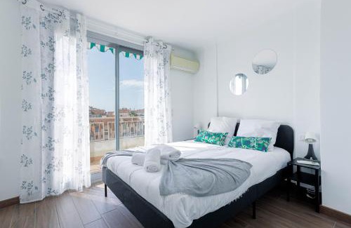 Prado - Republique Apartment | Diplomate - 2 chambres, 15mn du Palais, charmant, balcon, clim