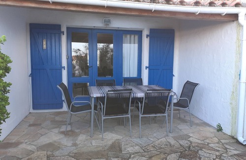 La Gueriniere House | Direct access to the sea! 3-minute walk to the beach.
