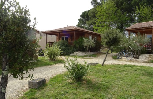 Ruoms Ski Chalet | Direct access Via Ardèche, chalet with all comforts, swimming pool, air conditioning