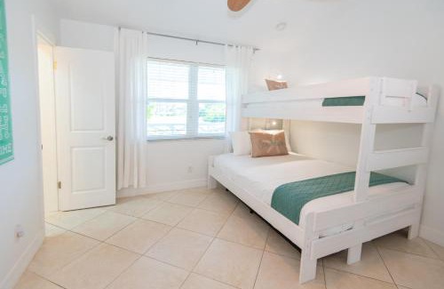 Fort Pierce Shores Villa | Direct Beach Access - 2BD - Limited-Time Specials!