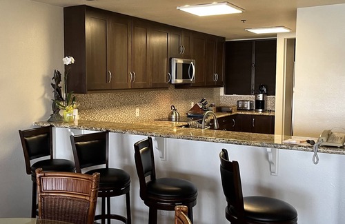 Kahana Condo | DIRECT BEACHFRONT 3BR 2BA! INCREDIBLE VIEWS! Sleeps up to 10! AC!