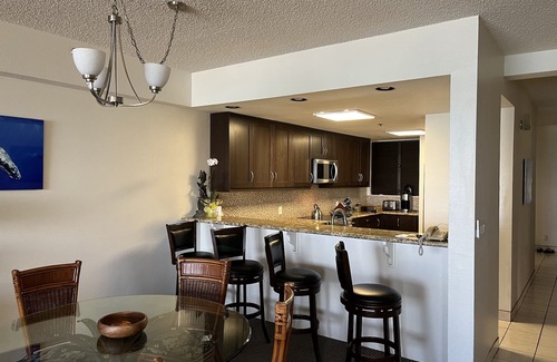Kahana Condo | DIRECT BEACHFRONT 3BR 2BA! INCREDIBLE VIEWS! Sleeps up to 10! AC!
