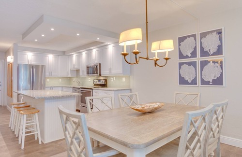 Sanibel Condo | Direct Gulf Front ! Completely Renovated Modern 2 Bedroom !