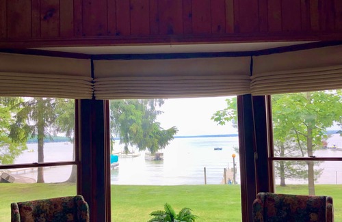 Higgins Lake Cottage | Direct Higgins Lake lakefront; 100' private sandy beach; family friendly