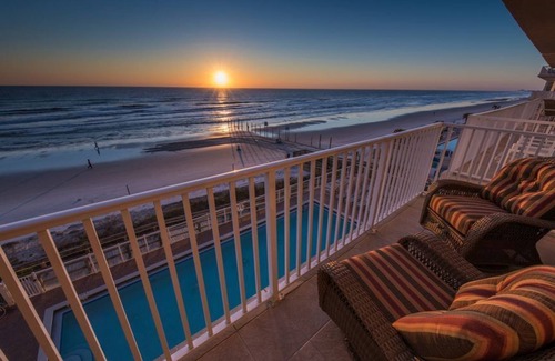 Daytona Beach Shores Condo | Direct Oceanfront - Heated Pool & Hot Tub