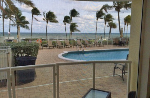 Deerfield Beach Condo | Direct OCEAN/Beach/Pool AWESOME AREA,VIEWS! Best Price for Direct Oceanfront!