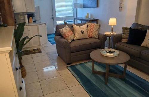 South Peninsula Historic District Apartment | Direct ocean front view 1 bedroom Open Pool Ocean J