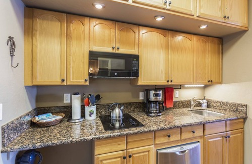 Kahana Apartment | Direct Oceanfront Maui Studio,Romantic,Breathtaking View from Huge Private Lanai