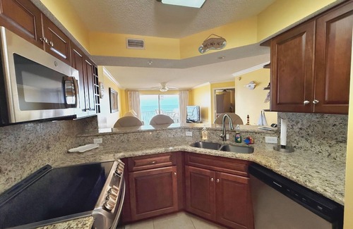 Sunny Shores Condo | Direct Oceanfront 2-bedroom condo with pool, washer & dryer in Ormond Beach