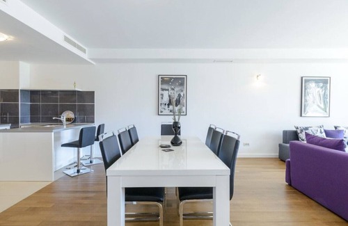 Lapad Apartment | Direct Sea View Deluxe 3 Bedroom, 2 Bathroom Apartment with 2 Balconies! 150sq m