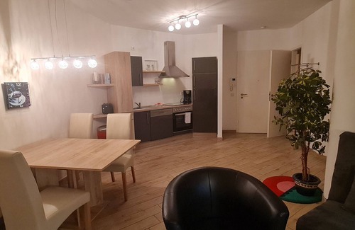 Mitte-Sud Apartment | Direct view of the New Harbor, the marina and the Kaiser Harbor