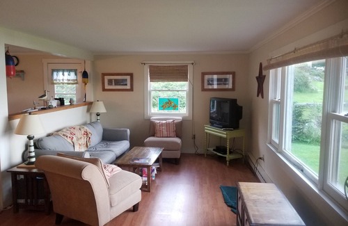 Port Clyde House | Direct waterfront home