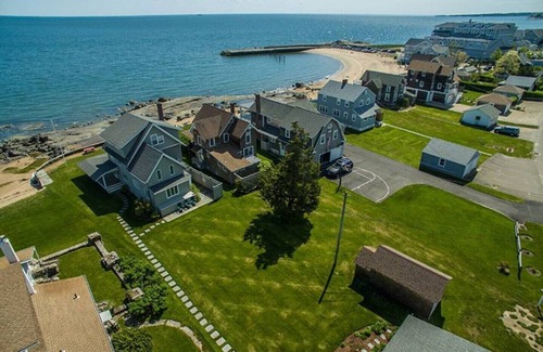 Madison Cottage | Direct waterfront renovated cottage.