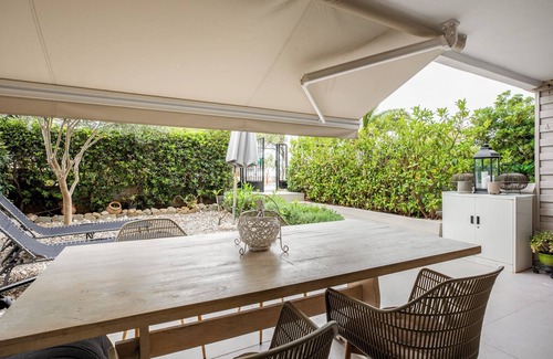 Vari-Voula-Vouliagmeni Apartment | Directly before the sea.Direkt vor dem Meer