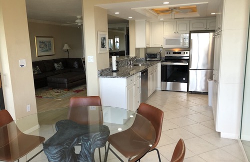 Vanderbilt Beach Condo | Directly on Gulf/Vanderbilt beach, pool, tennis/pickle, Flash Sale-Aug 28 & on!