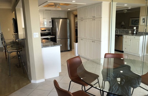 Vanderbilt Beach Condo | Directly on Gulf/Vanderbilt beach, pool, tennis/pickle, Flash Sale-Aug 28 & on!