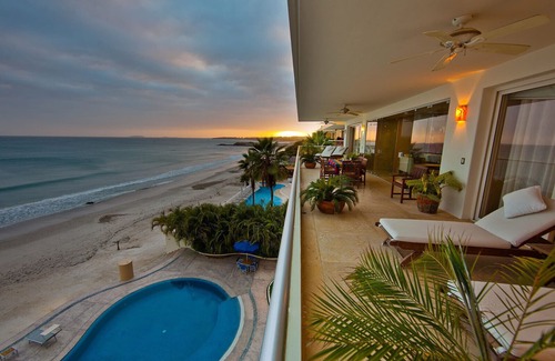 Emiliano Zapata Condo | DIRECTLY on the Beach, Luxury and Comfort! Perfect for your family.