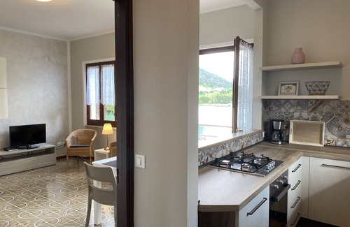 Idro Apartment | DIRECTLY ON THE BEACH/LAKE, apartment up to 4 people, pool and garden, Villa Soghetta type S3