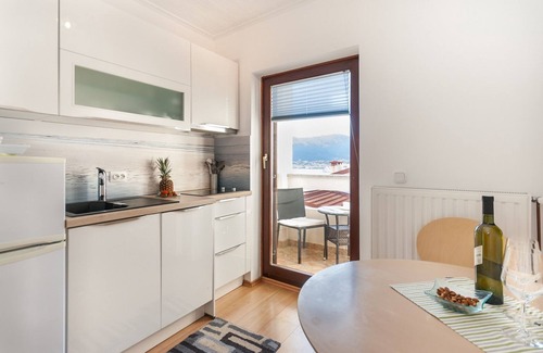 Baska Apartment | Directly on the crystal clear Adriatic Sea