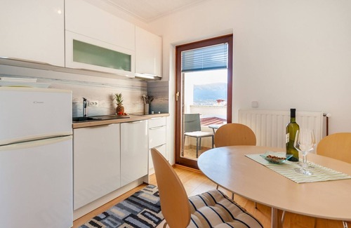 Baska Apartment | Directly on the crystal clear Adriatic Sea