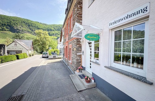 Wolf Apartment | Directly on the Moselle with vineyardsview