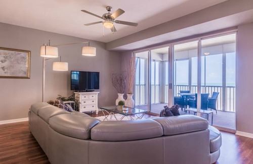Vanderbilt Beach Condo | Directly on Vanderbilt Beach