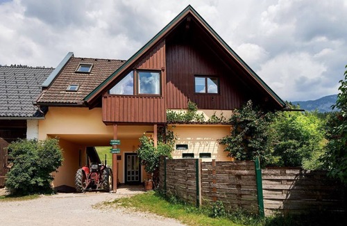 Weissenbach Apartment | Dirndl - App. with 1 bedroom, living room/kitchen, shower, WC - Abenteuerhof Schiefer
