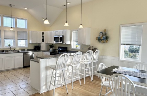 Wind Over Waves House | Discounted AMAZING SOUND FRONT HOUSE-on water, pool, hottub, elevator