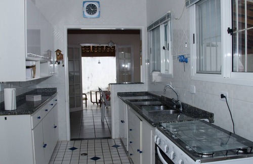 Maranduba House | DISCOUNTED PRICE FOR LOW SEASON UP TO 10 PEOPLE.