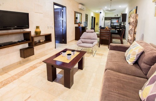 Downtown Condo | DISCOUNTED Rates on Oceanfront 2 Bdrm Main floor Spectacular Unit